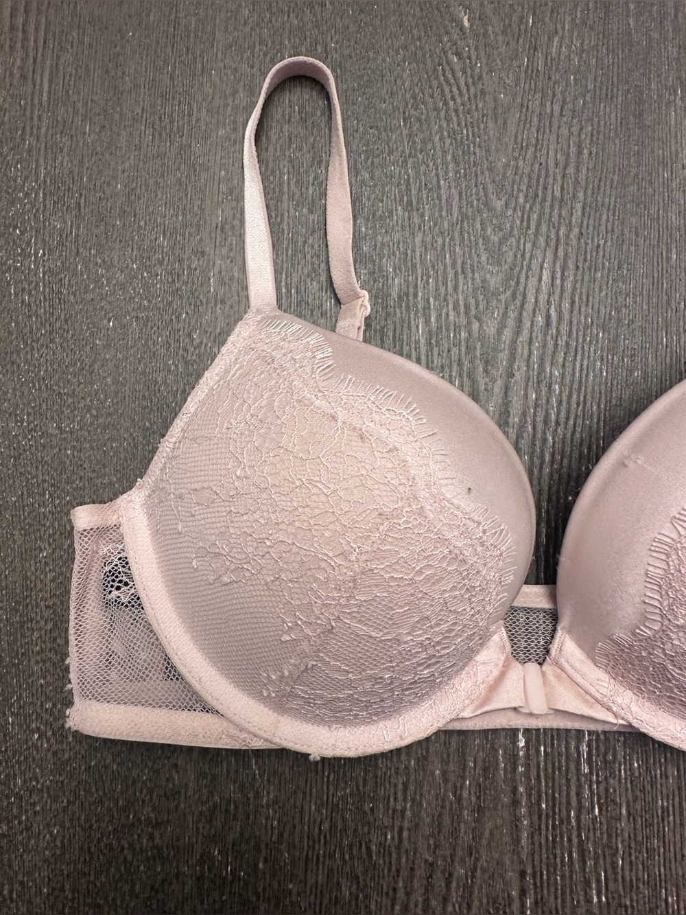 VICTORIAS SECRET CREAM FRONT CLOSURE EXTREME PUSH UP BRA - Size 34A SKU:102 - Picture 2 of 5